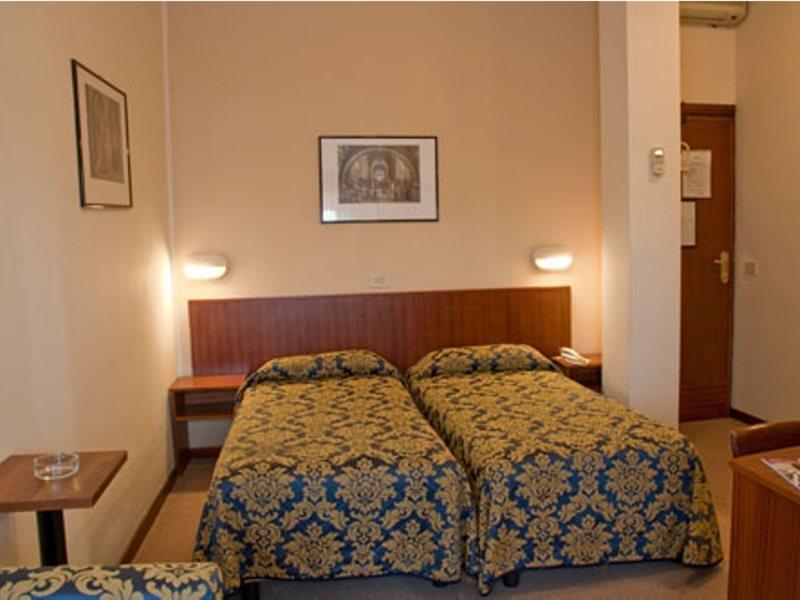 Columbus Urban Resort Φλωρεντία Δωμάτιο φωτογραφία A room at the hotel